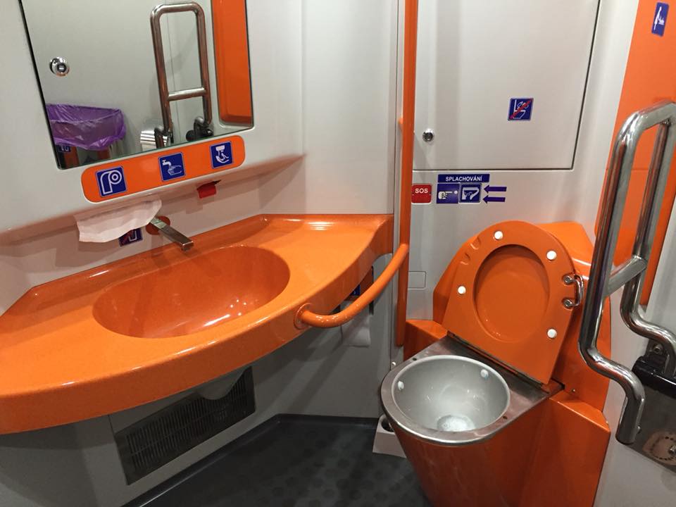 туалет у польському поїзді