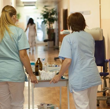 У Словаччині гостра нестача медперсоналу, до середнього показника по ЄС не вистачає 16 тисяч медсестер