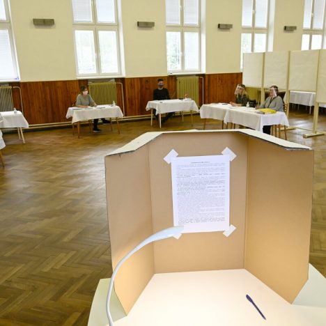 Питання на мільйон: чи голосують українці на виборах у Словаччині?