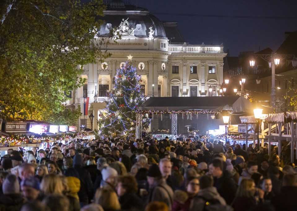 У Словаччині міста скасовують різдвяні ярмарки через поширення коронавірусу