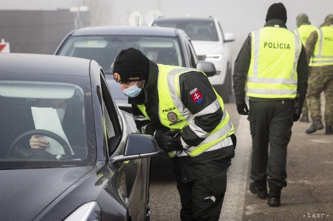 Словацька поліція посилить карантинні перевірки на кордонах, штраф до 1000 євро