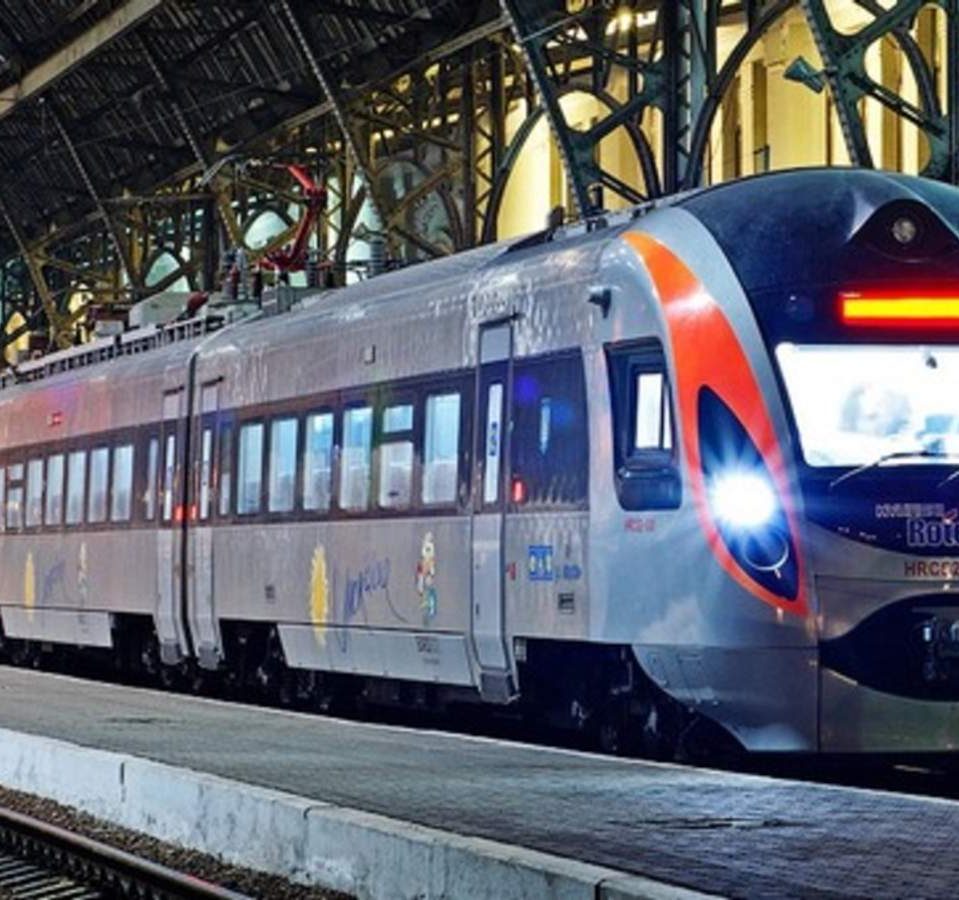 Укрзалізниця додала два потяги з України до польського Перемишля: коли і звідки курсуватимуть