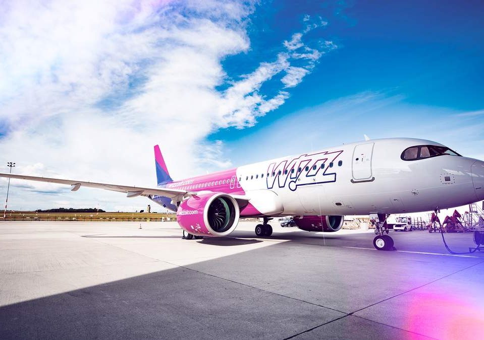 Угорський лоукостер Wizz Air скасував на зиму 20 рейсів з України