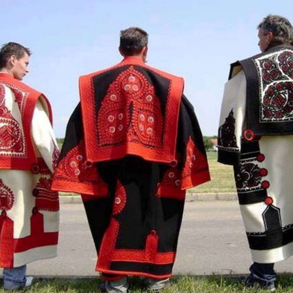 Весільний народний одяг, Сентеш-паприка та Карпатські надгоробки: в Угорщині поповнили список “гунгарікумів”
