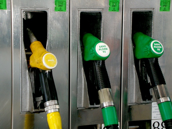 Бензин і дизельне паливо у Румунії з 1 січня будуть коштувати дорожче