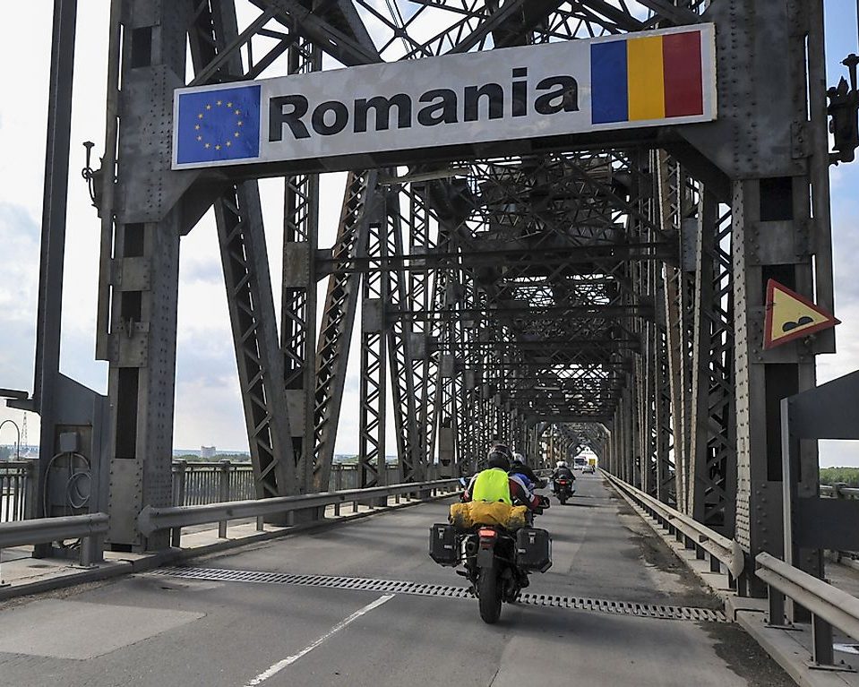 ПЛР-тест обов’язковий для всіх: як українцям потрапити до Румунії