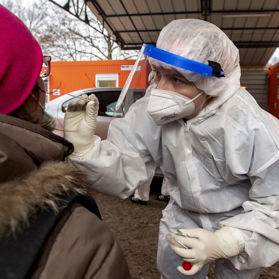 ПЛР-тест навіть для вакцинованих: Чехія змінила умови в’їзду для українців