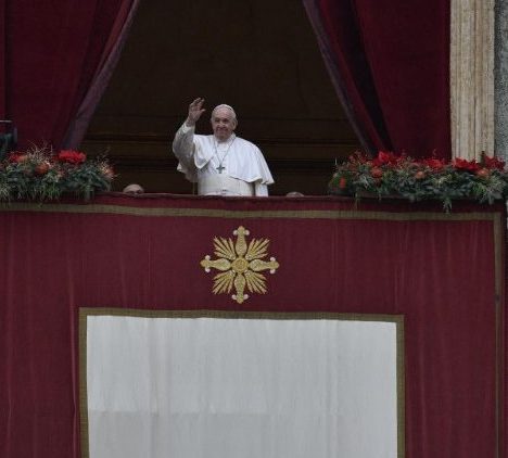 Папа Римський Франциск згадав Україну у рідзвяній проповіді