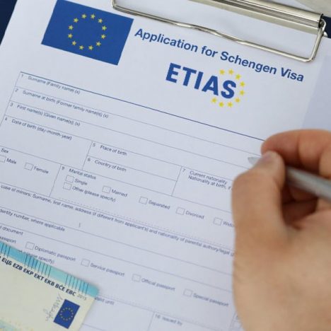 ЄС відстрочив введення обов’язкової плати 7 євро за поїздки по безвізу