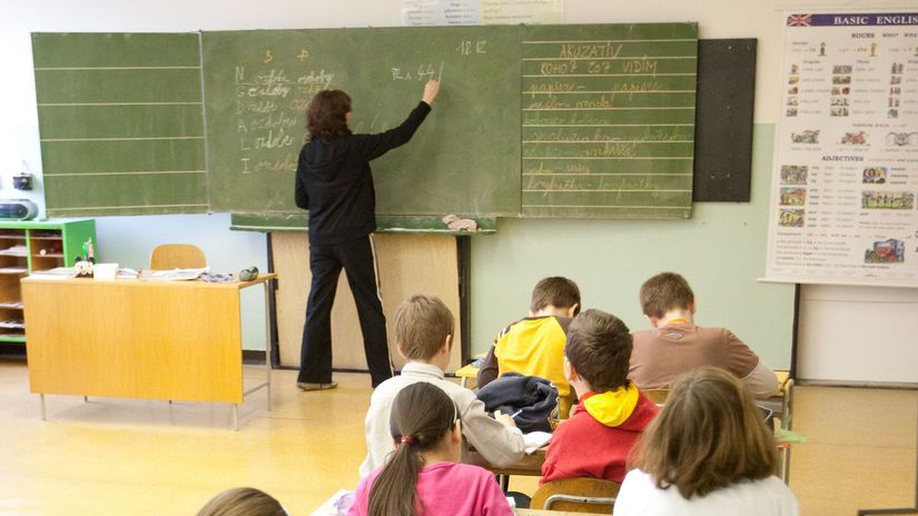 Словацькі вчителі обіцяють вийти на страйк через низькі зарплати