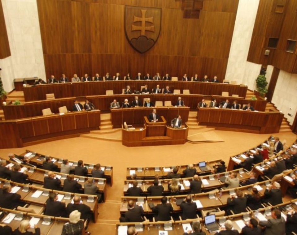 Парламент Словаччини затвердив оборонну угоду зі США – 79 голосів ЗА