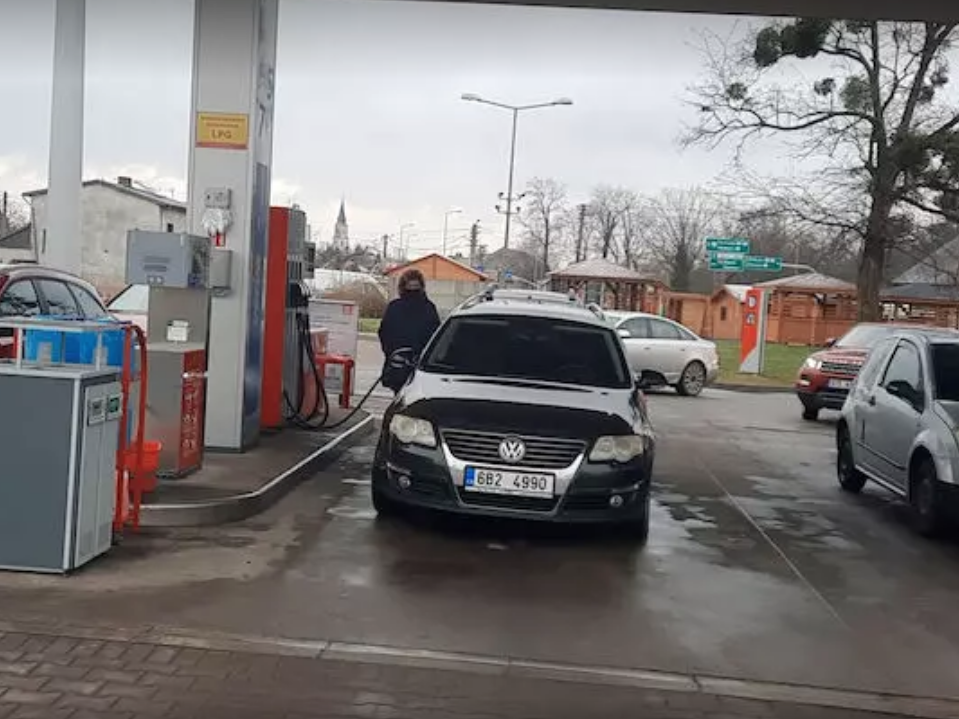 Польща вводить обмеження на кордонах на вивіз пального через ажіотаж