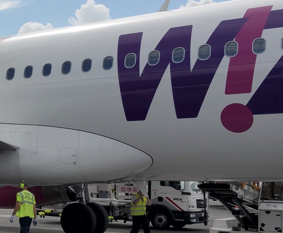 Угорський лоукост Wizz Air наразі не змінив розклад рейсів в Україну