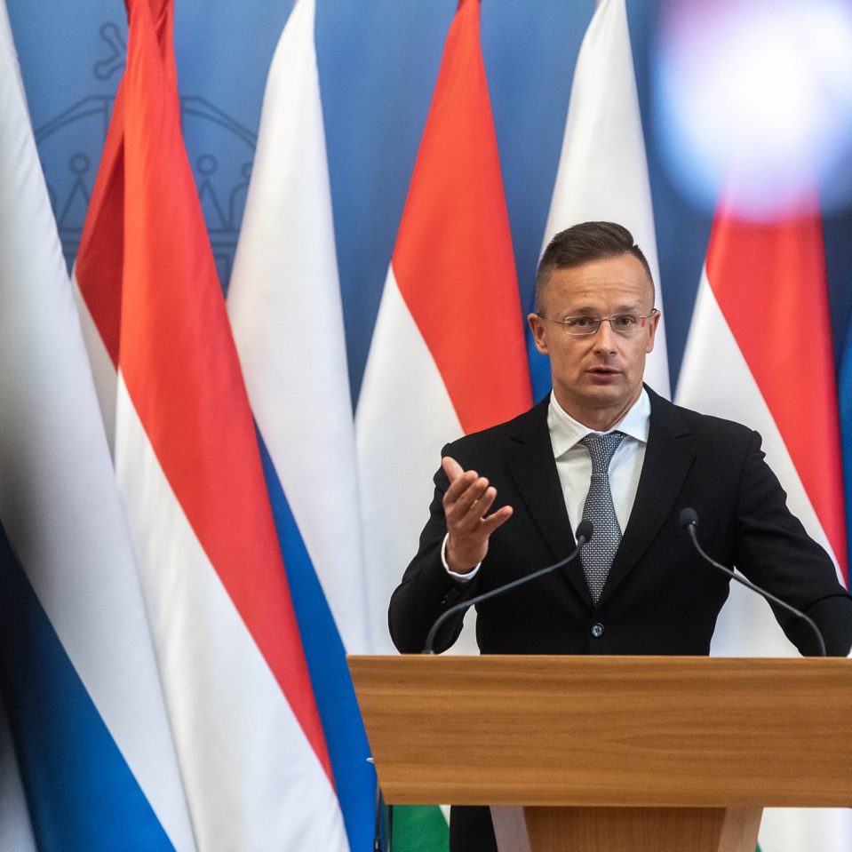 “Війну зупинить дипломатія”: дипустанови Угорщини в Києві та на Закарпатті працюють