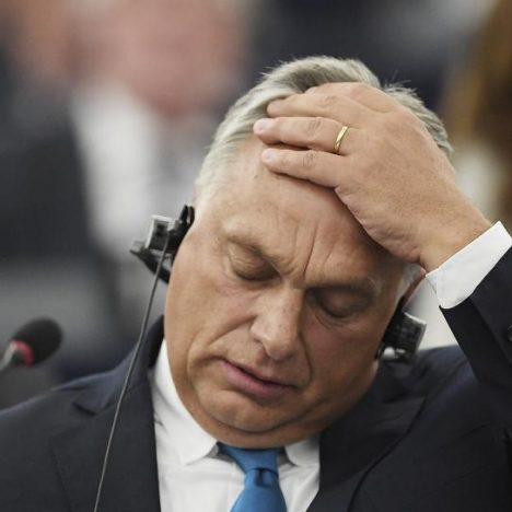 Угорські депутати вимагають від Орбана дати повний звіт про поїздку до Москви та зустріч з Путіним