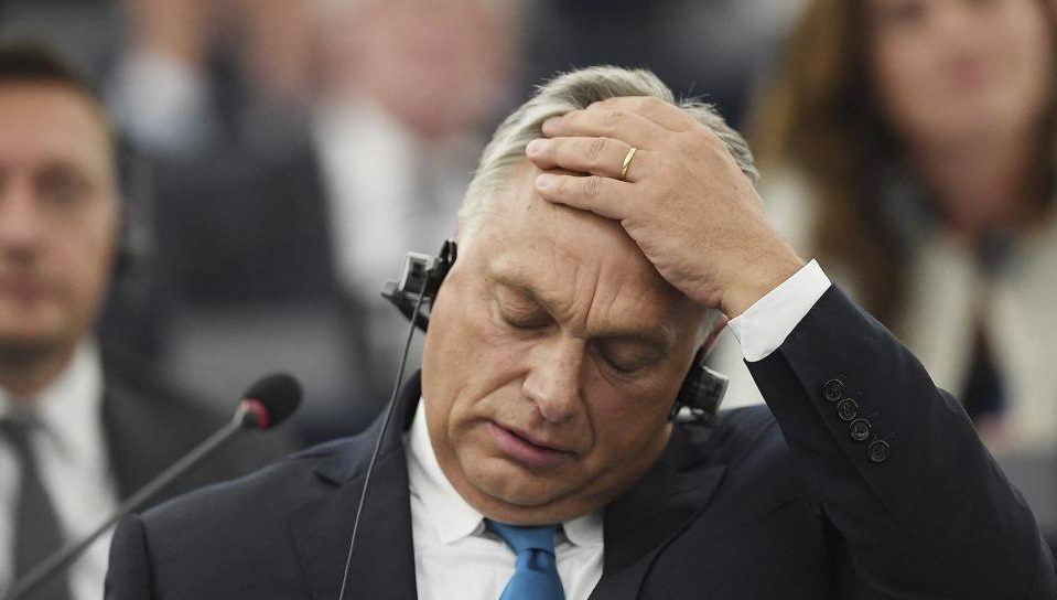 Угорські депутати вимагають від Орбана дати повний звіт про поїздку до Москви та зустріч з Путіним