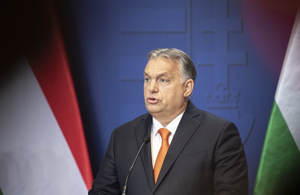 Орбан заявив, що Угорщина триматиметься осторонь війни в Україні