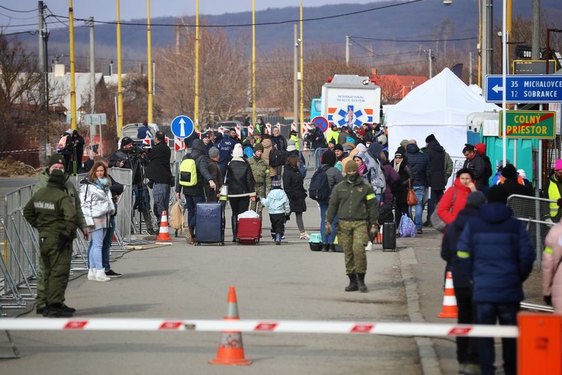 Уряд Словаччини передав організацію роботи з біженцями на кордоні приватній компанії