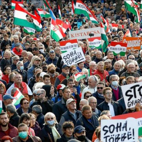 Різниця в межах похибки: за опитуванням Fidesz незначно випереджає угорську опозицію