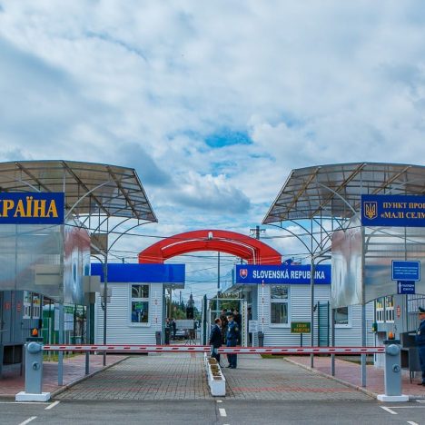 Словаччина скасувала спецдозволи на міжнародні перевезення для українських перевізників