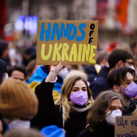 Волонтерство, фейки та пропутінські політики: позиція Німеччини у війні України з Росією