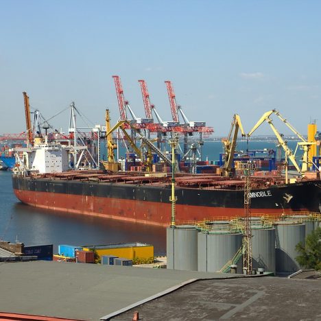 Румунія заборонить вхід суден під російським прапором до своїх портів