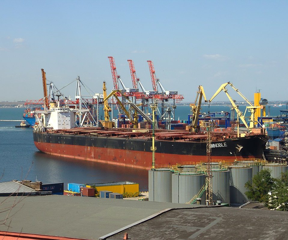 Румунія заборонить вхід суден під російським прапором до своїх портів