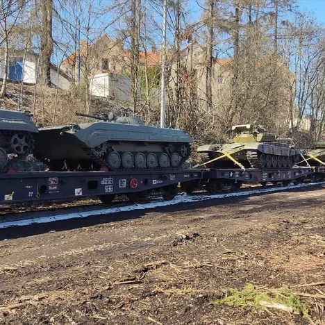 Росія намагалась заборонити Чехії передавати радянські танки Т-72М Україні
