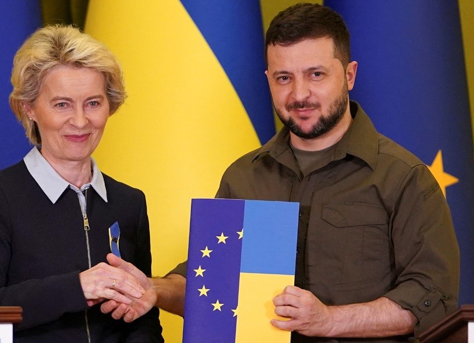 Україна заповнила опитувальник на вступ до ЄС. Пояснюємо що це за документ і чому він важливий