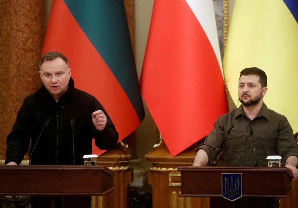 Глава російської розвідки заявив, що США та Польща планують поділ України