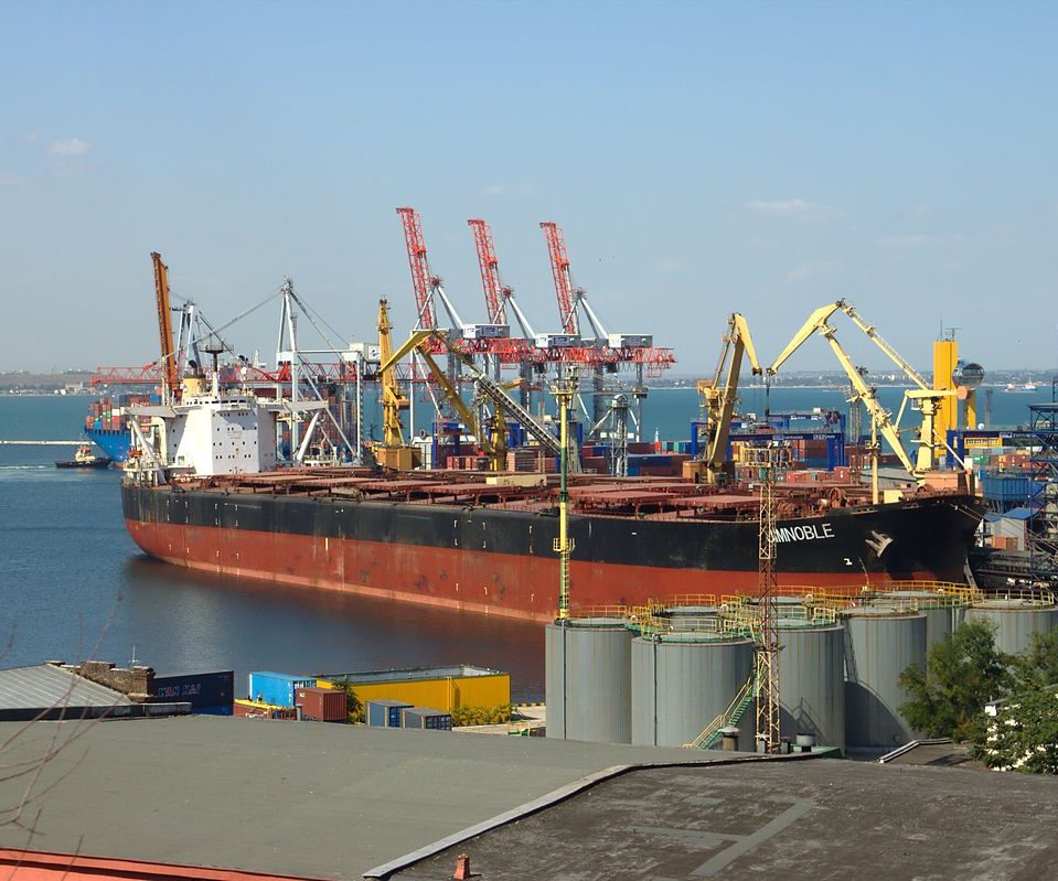 Польща готова постачати в Україну нафтопродукти через свої порти