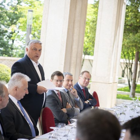 П’ятий уряд Віктора Орбана сформовано – практично без нових облич