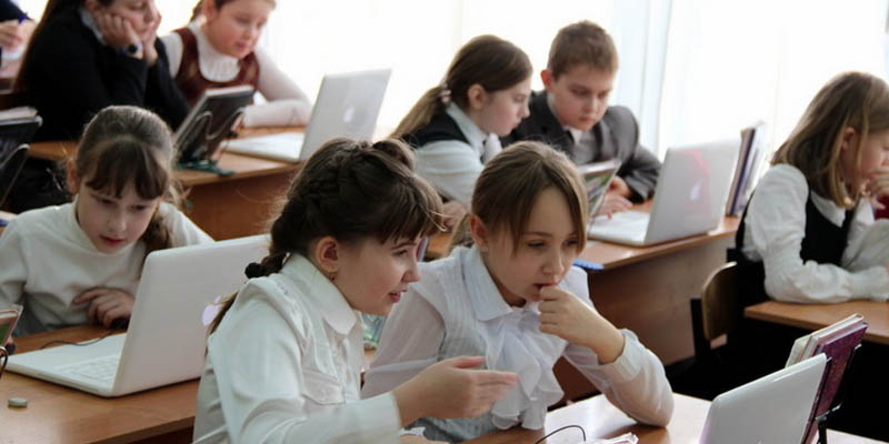 Більше 7 тисяч українських школярів складатимуть іспити у Польщі польською мовою