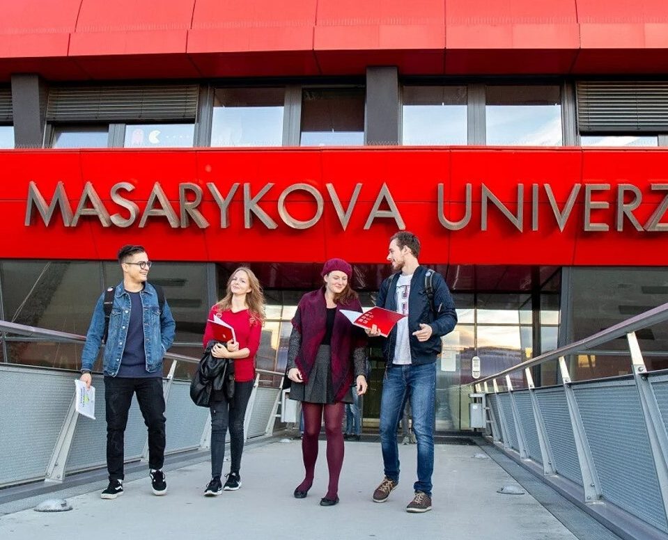 Словацька молодь виїжджає до Чехії, повертатись планує третина – дослідження