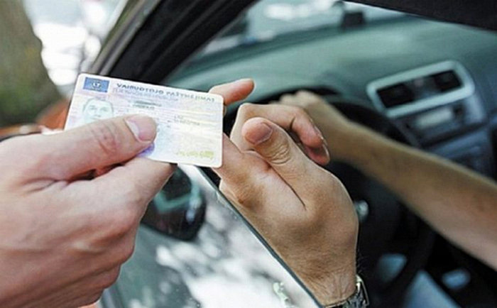 Євроінтеграція для водіїв: українці можуть замінити водійське посвідчення на європейське