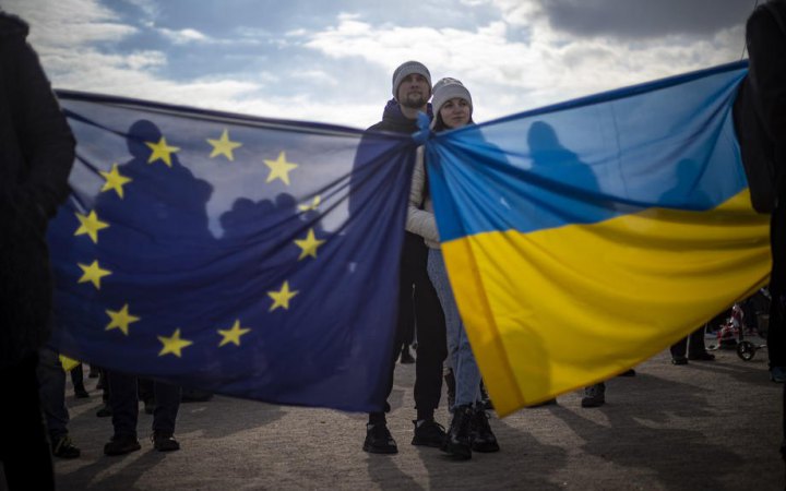 Поляки прагнуть покарання для Росії, а італійці миру ціною українських територій – соцдослідження