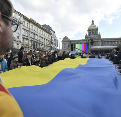 Прага більше не прийматиме біженців з України – місто переповнене