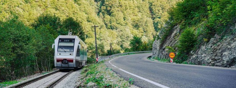 На Закарпатті відновили залізничну колію до кордону з Румунією: чому це важливо для України