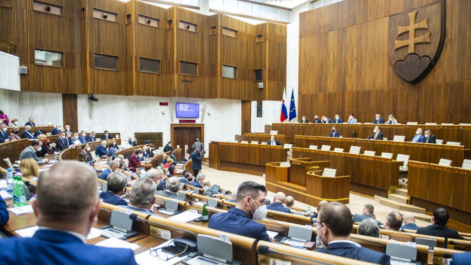 Провладна коаліція Словаччини розпалась: хто може сформувати нову на найближчих виборах?