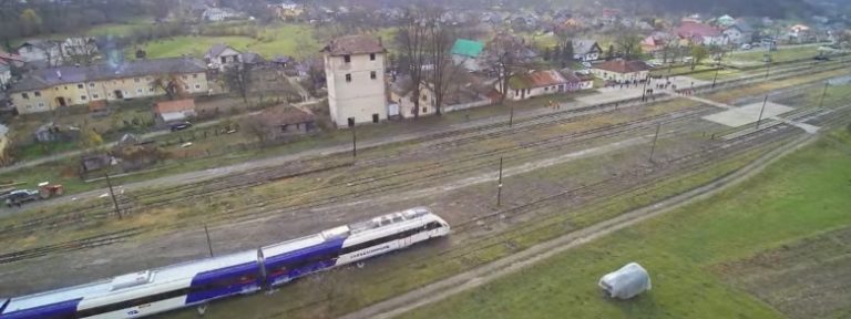 Український дизель-поїзд вперше за 16 років проїхав до Румунії через Закарпаття (ВІДЕО)