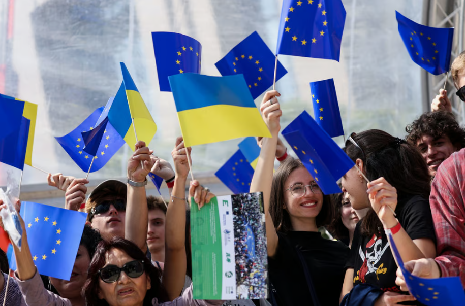 Напруження з Угорщиною та підтримка України: як жителі країн Вишеградської четвірки ставляться до війни та взаємовідносин у Європі