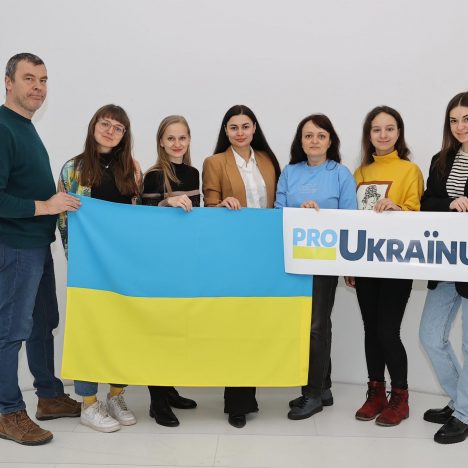 Українські казки, новини та музика: як працюють українські журналісти у Празі