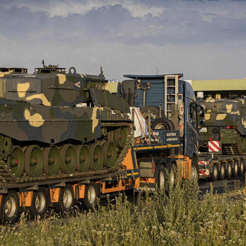 Поставки європейської зброї для українського війська: що не так із «мирною» позицією Угорщини?
