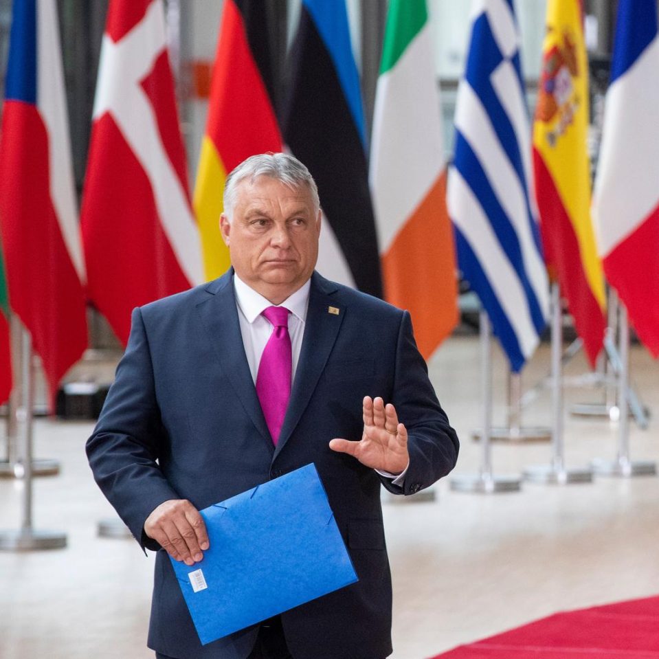 Дайджест: ЄС проти Угорщини, Словаччина під тиском дезінформації та неоднозначна політика Польщі щодо російських агентів впливу