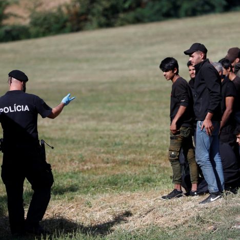 Надзвичайний стан у Братиславі та закриті пункти пропуску: чому Європа відновлює перевірки на внутрішніх кордонах