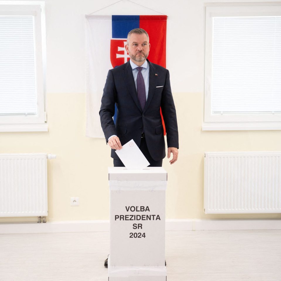 Спекуляції на Україні та залякування бідністю: у Словаччині на виборах президента переміг соратник Роберта Фіцо